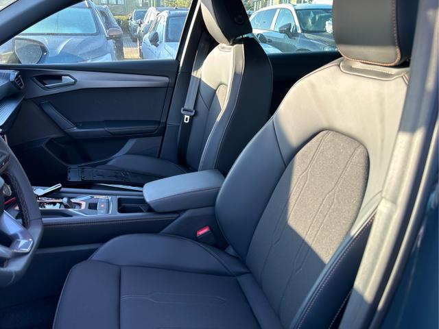 Cupra / Leon Sportstourer / Blau / / / ST eHK+KAMERA+SHZ+ACC+LED+18 LM+PDC