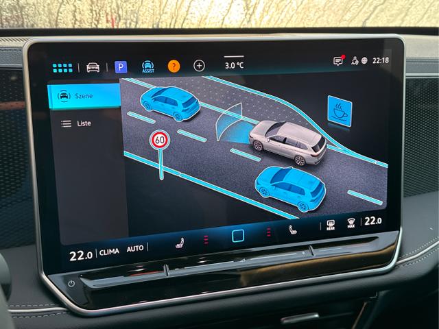 Volkswagen / Passat Variant / Schwarz / / / DSG+MASSAGE+NAVI+17 ALU+ACC+KAMERA+LED