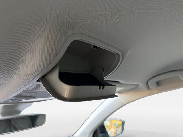 Skoda / Karoq / Schwarz / / / Karoq 2.0 TDI Style *AHK*LED*NAVI*ACC*E-HECK*