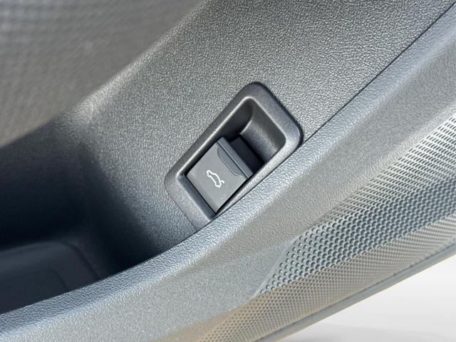 Audi / A5 / / / / quattro NAVI+EL. HECKKL.+PDC+LED+17 LM