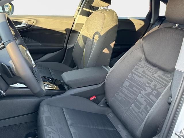 Audi / A5 / / / / quattro NAVI+EL. HECKKL.+PDC+LED+17 LM