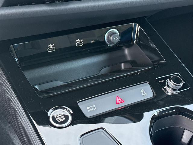 Audi / A5 / / / / quattro NAVI+EL. HECKKL.+PDC+LED+17 LM, Beispielbilder, ggf. teilweise mit Sonderausstattung