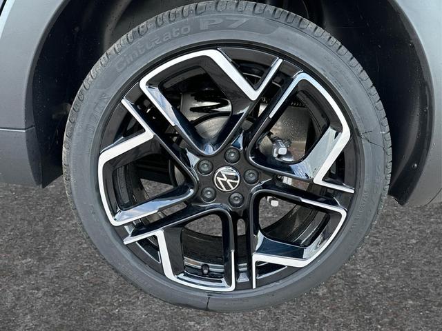 Volkswagen / T-Cross / Grau / / / KAMERA+IQ-LIGHT+SUNSET+PDC+SHZ+18 LM, Beispielbilder