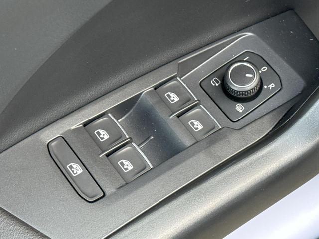 Volkswagen / T-Cross / Grau / / / KAMERA+IQ-LIGHT+SUNSET+PDC+SHZ+18 LM, Beispielbilder