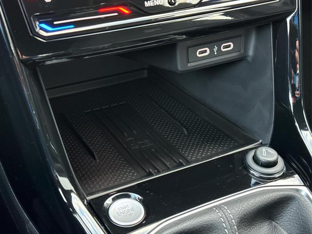 Volkswagen / T-Cross / Grau / / / KAMERA+IQ-LIGHT+SUNSET+PDC+SHZ+18 LM, Beispielbilder