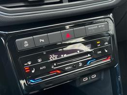 Volkswagen T-Cross R-Line AHK+KAMERA+IQ-LIGHT+SUNSET+PDC+18 LM 