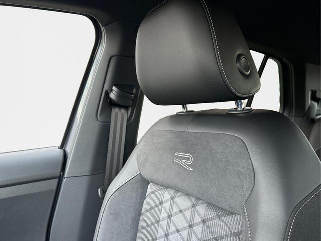 Volkswagen / T-Cross / Grau / / / KAMERA+IQ-LIGHT+SUNSET+PDC+SHZ+18 LM, Beispielbilder