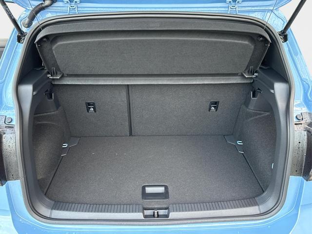 Volkswagen / T-Cross / Blau / / / KAMERA+IQ-LIGHT+SUNSET+PDC+SHZ+18 LM, Beispielbilder, ggf. teilweise mit Sonderausstattung