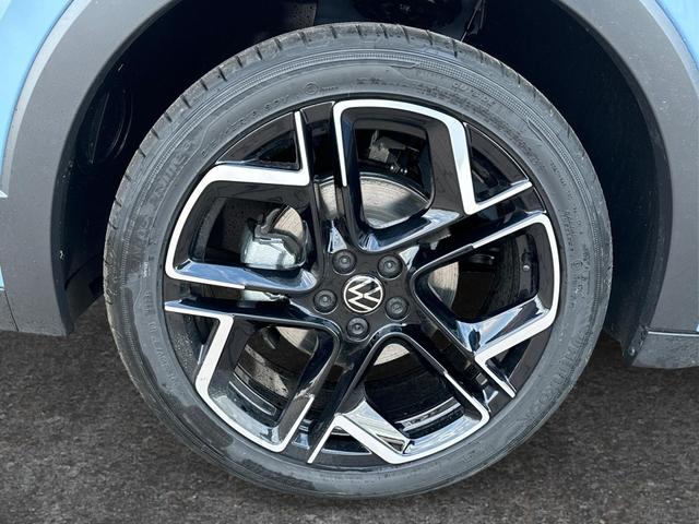 Volkswagen / T-Cross / Blau / / / KAMERA+IQ-LIGHT+SUNSET+PDC+SHZ+18 LM, Beispielbilder, ggf. teilweise mit Sonderausstattung