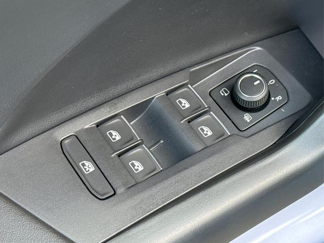 Volkswagen / T-Cross / Blau / / / KAMERA+IQ-LIGHT+SUNSET+PDC+SHZ+18 LM, Beispielbilder, ggf. teilweise mit Sonderausstattung