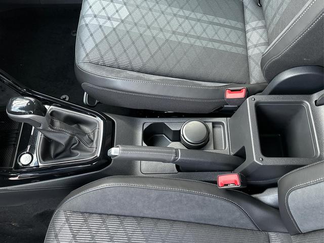 Volkswagen / T-Cross / Schwarz / / / AHK+KAMERA+IQ-LIGHT+SUNSET+PDC+18 LM, Beispielbilder, ggf. teilweise mit Sonderausstattung