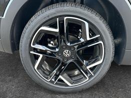 Volkswagen T-Cross R-Line AHK+KAMERA+IQ-LIGHT+SUNSET+PDC+18 LM 