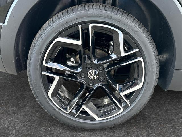 Volkswagen / T-Cross / Schwarz / / / AHK+KAMERA+IQ-LIGHT+SUNSET+PDC+18 LM, Beispielbilder, ggf. teilweise mit Sonderausstattung