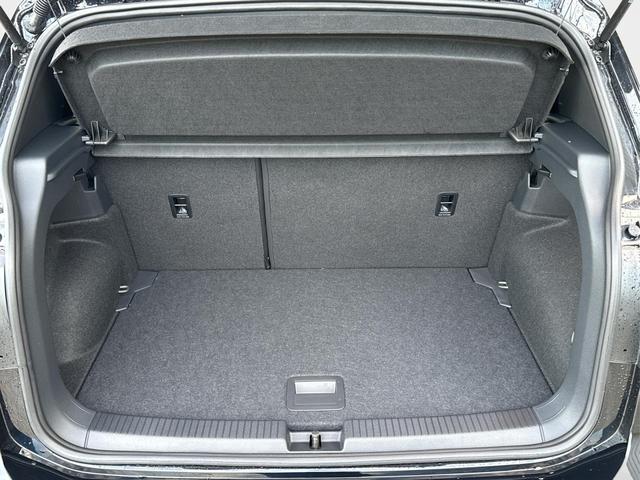 Volkswagen / T-Cross / Schwarz / / / AHK+KAMERA+IQ-LIGHT+SUNSET+PDC+18 LM, Beispielbilder, ggf. teilweise mit Sonderausstattung