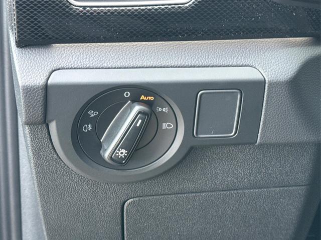 Volkswagen / T-Cross / Schwarz / / / AHK+KAMERA+IQ-LIGHT+SUNSET+PDC+18 LM, Beispielbilder, ggf. teilweise mit Sonderausstattung