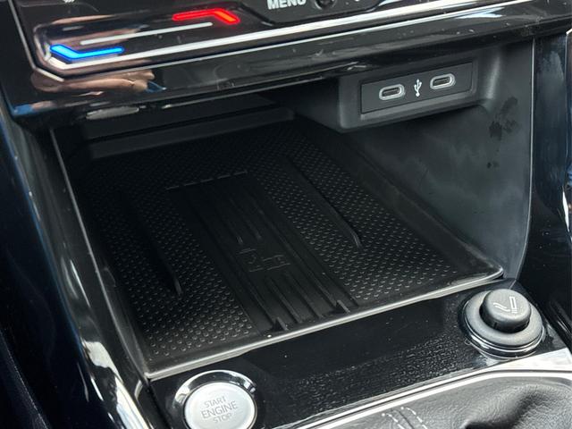 Volkswagen / T-Cross / Schwarz / / / AHK+KAMERA+IQ-LIGHT+SUNSET+PDC+18 LM, Beispielbilder, ggf. teilweise mit Sonderausstattung