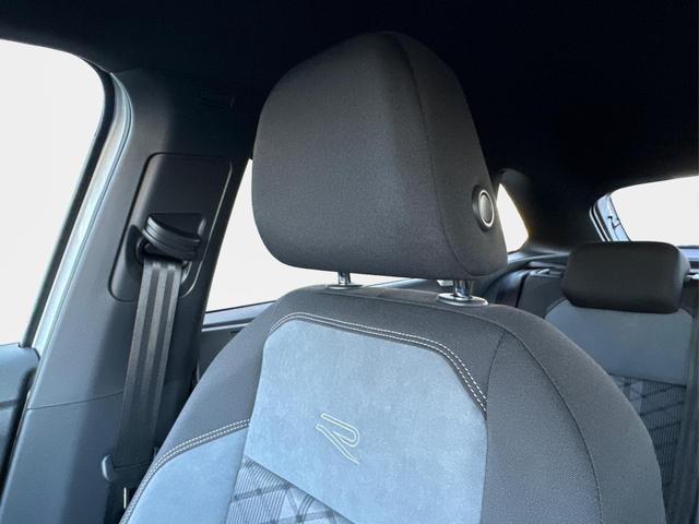 Volkswagen / Taigo / Silber / / / MATRIX+Keyless+KAMERA+18ALU+ACC+SHZ, Beispielbilder, ggf. teilweise mit Sonderausstattung