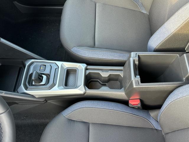 Dacia / Bigster / Grau / / / KAMERA+SHZ+LED+17 ALU