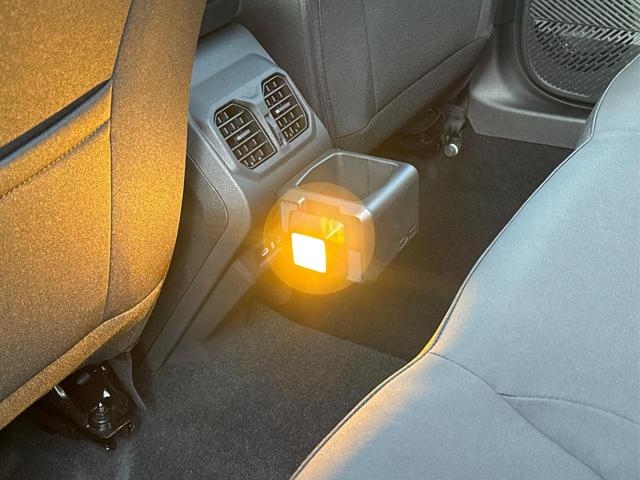 Dacia / Bigster / Gr&uuml;n / / / PANO+NAVI+ARKAMYS+KAMERA+SHZ+LED+18 ALU