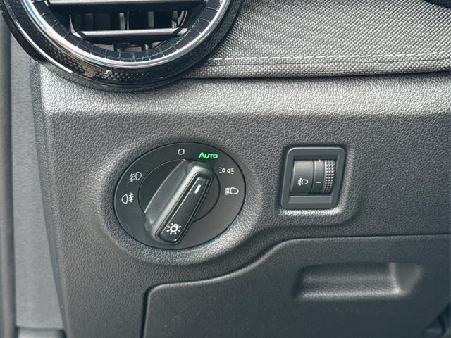 Skoda / Fabia / / / / DSG+5J GARANTIE+KAMERA+KESSY+LED