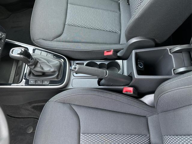 Skoda / Fabia / / / / DSG+5J GARANTIE+KAMERA+KESSY+LED