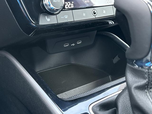 Skoda / Fabia / / / / DSG+5J GARANTIE+KAMERA+KESSY+LED