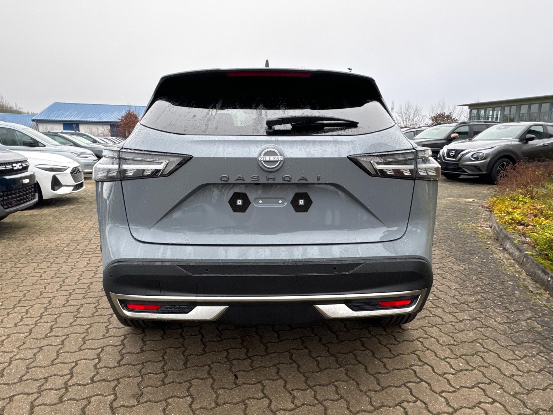 Nissan / Qashqai / Grau /  /  / FACELIFT+360°KAMERA+ACC+PDC+EL. HECKKL. 