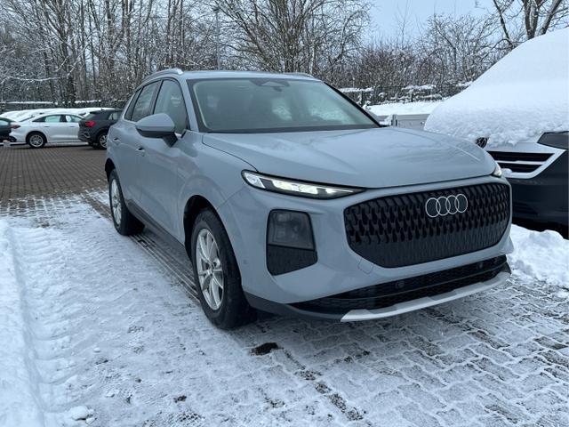 Audi / Q3 / Grau / / / AHK+NAVI+KAMERA+PDC+EL.HECKKL.+LED