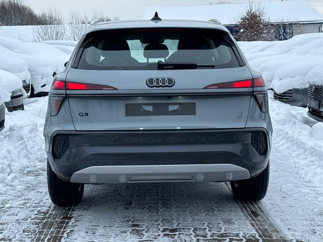 Audi / Q3 / Grau / / / AHK+NAVI+KAMERA+PDC+EL.HECKKL.+LED