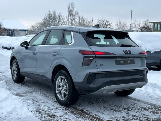 Audi / Q3 / Grau / / / AHK+NAVI+KAMERA+PDC+EL.HECKKL.+LED