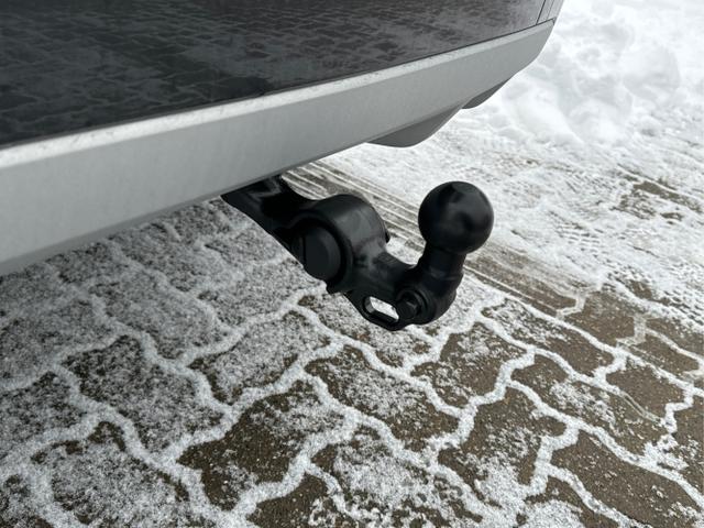 Audi / Q3 / Grau / / / AHK+NAVI+KAMERA+PDC+EL.HECKKL.+LED