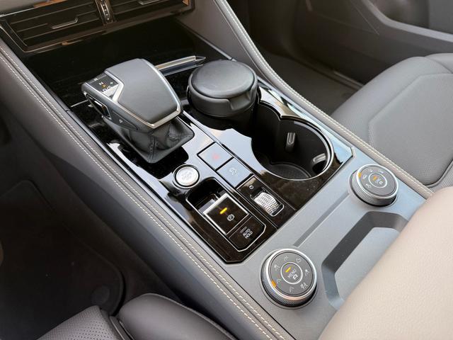 Beispielbilder, ggf. teilweise mit Sonderausstattung