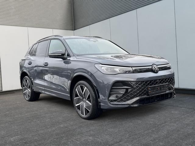 Volkswagen / Tiguan / Grau / / / PLUG-IN+PANO+AHK+HD MATRIX+NAVI+BLACK STYLE+20 LM+ACC