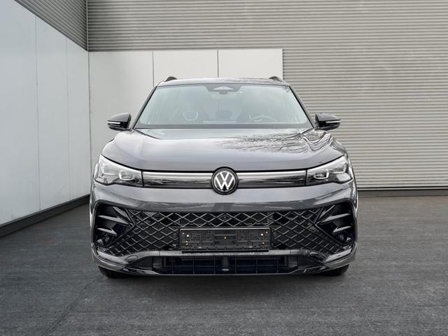 Volkswagen Tiguan - R-Line People PLUG-IN+PANO+AHK+HD MATRIX+NAVI+BLACK STYLE+20"LM+ACC