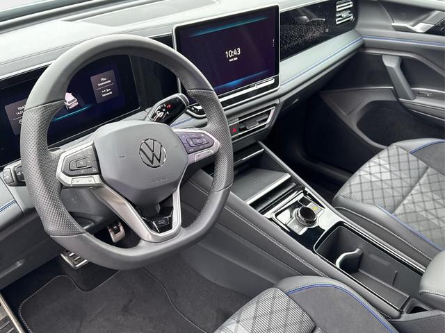 Volkswagen / Tiguan / Grau / / / PLUG-IN+PANO+AHK+HD MATRIX+NAVI+BLACK STYLE+20 LM+ACC