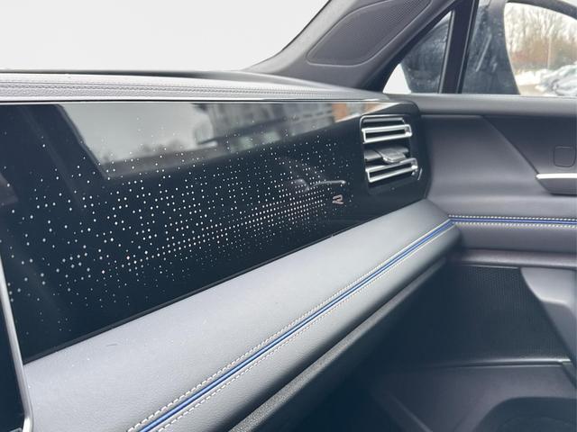 Volkswagen / Tiguan / Grau / / / PLUG-IN+PANO+AHK+HD MATRIX+NAVI+BLACK STYLE+20 LM+ACC