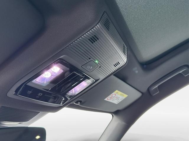 Volkswagen / Tiguan / Grau / / / PLUG-IN+PANO+AHK+HD MATRIX+NAVI+BLACK STYLE+20 LM+ACC