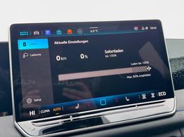 Volkswagen Tiguan R-Line People PLUG-IN+PANO+AHK+HD MATRIX+NAVI+BLACK STYLE+20"LM+ACC 