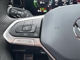 Volkswagen Tiguan R-Line People PLUG-IN+PANO+AHK+HD MATRIX+NAVI+BLACK STYLE+20"LM+ACC 