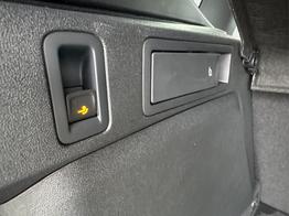 Volkswagen Tiguan R-Line People PLUG-IN+PANO+AHK+HD MATRIX+NAVI+BLACK STYLE+20"LM+ACC 