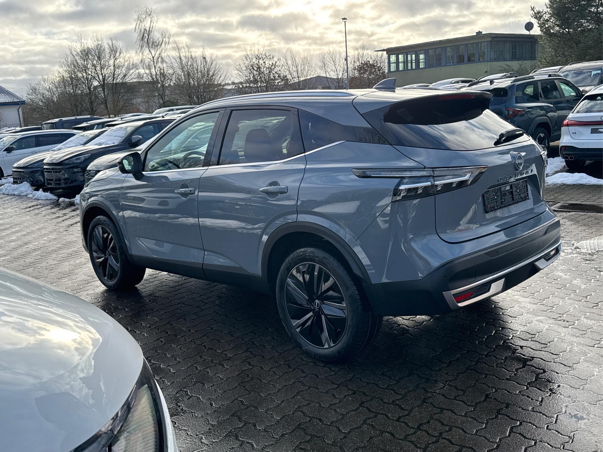 Nissan / Qashqai / Gelb /  /  / 