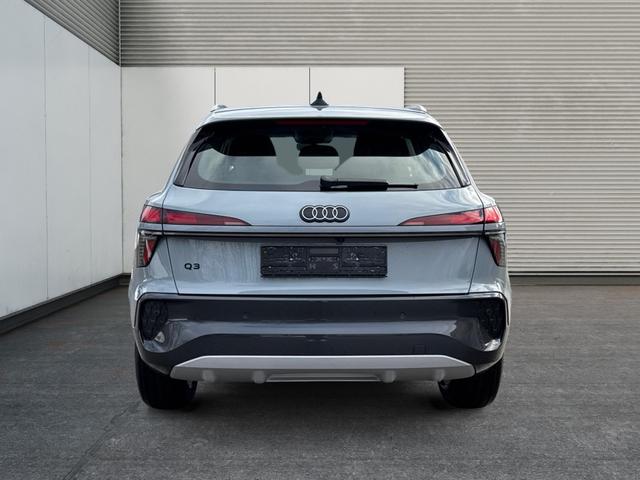 Audi / Q3 / Gelb / / / 
