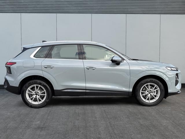 Audi / Q3 / Gelb / / / 