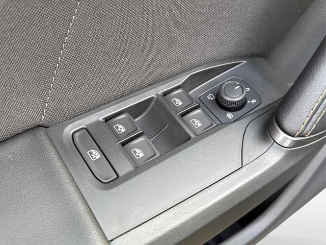 Cupra / Leon Sportstourer / Gelb / / / 