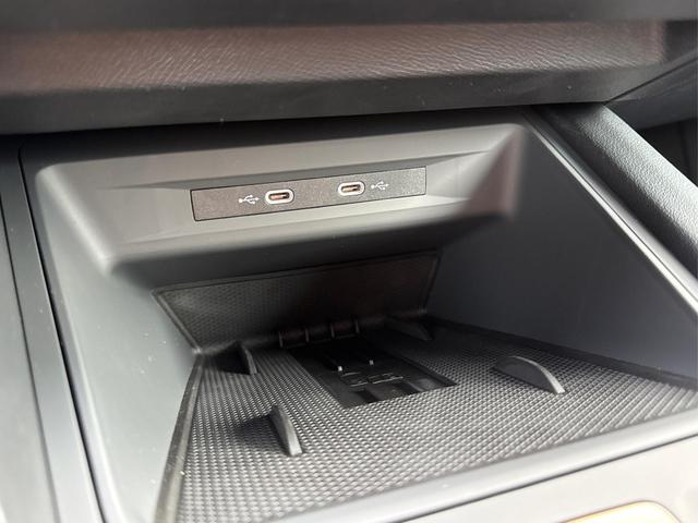 Cupra / Leon Sportstourer / Gelb / / / 