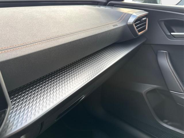 Cupra / Leon Sportstourer / Gelb / / / 