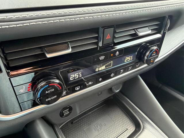 Nissan / Qashqai / Grau / / / FACELIFT+360&deg;KAMERA+ACC+PDC+EL. HECKKL. 