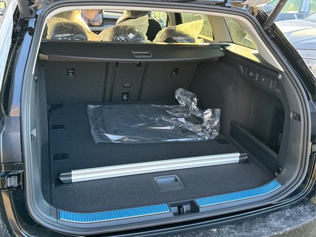 Skoda / Superb Combi / / / / DSG+AHK+NAVI+EL. HECKKL.+SHZ V+H+KAMERA+LED, Beispielbilder