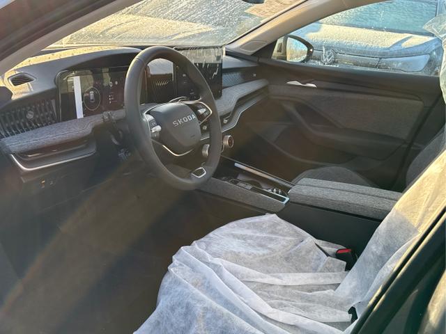 Skoda / Superb Combi / / / / DSG+AHK+NAVI+EL. HECKKL.+SHZ V+H+KAMERA+LED, Beispielbilder