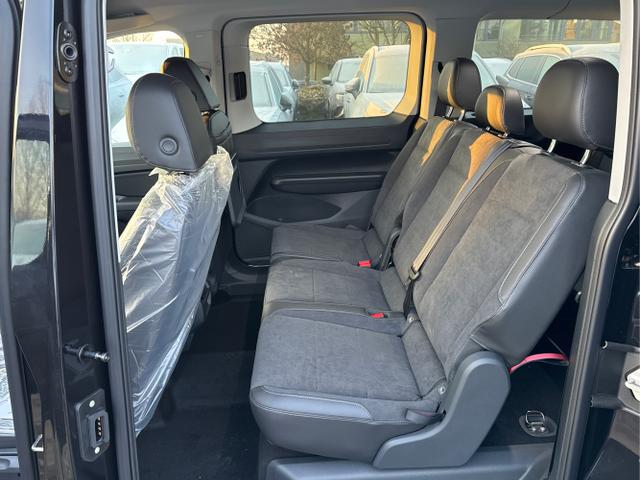 Volkswagen / Caddy Maxi / / / / Caddy Maxi NAVI+AHK+SHZ+LED+ KAMERA+PDC+ LANE ASSIST